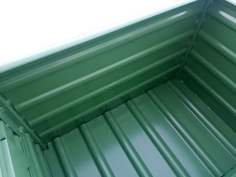 Innenansicht gesickter Boden und Seitenwände